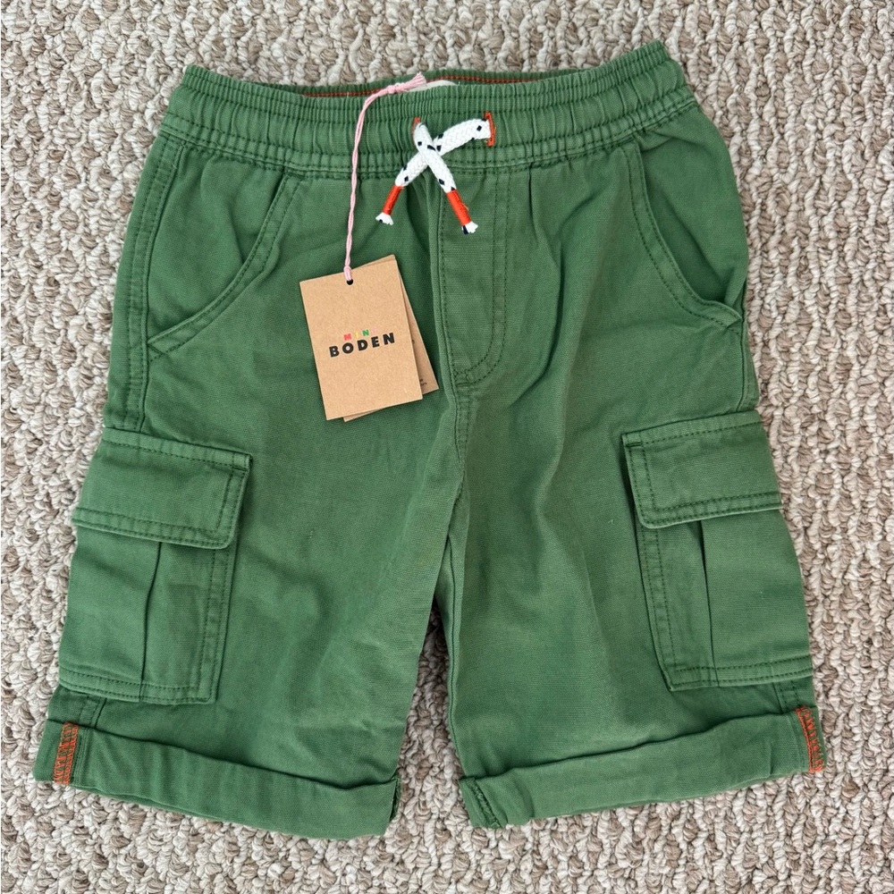 NWT - Boy’s Mini Boden Green Drawstring Cargo Shorts. Size 5Y
